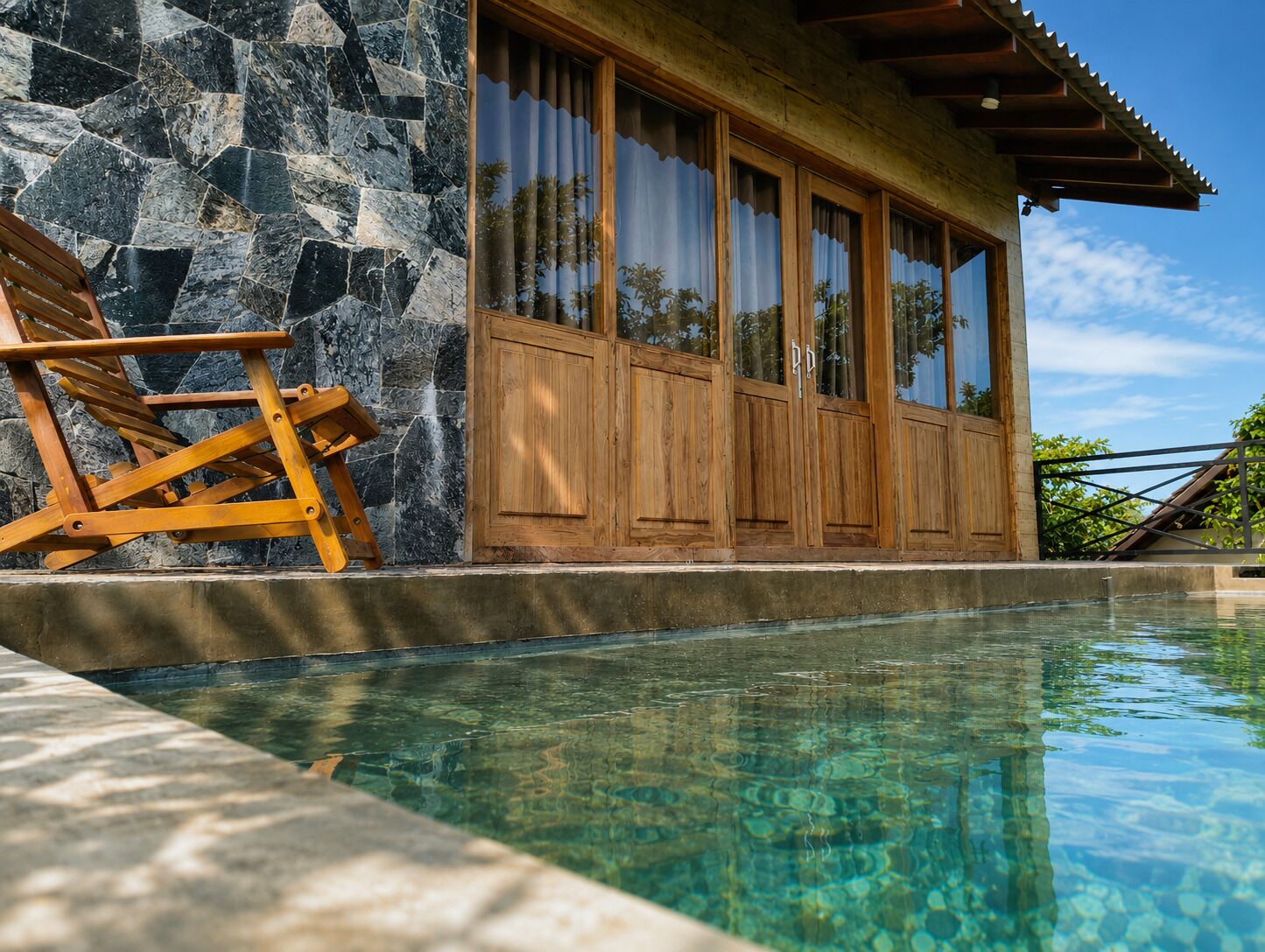 2 outdoor pools