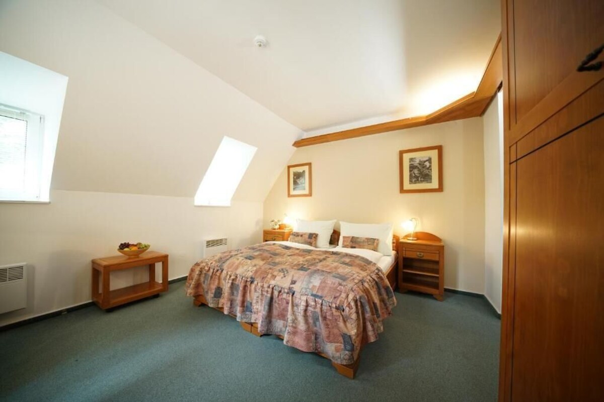 Standard double room | Cofres nos quartos, cortinas blackout, Wi-Fi de cortesia, roupa de cama