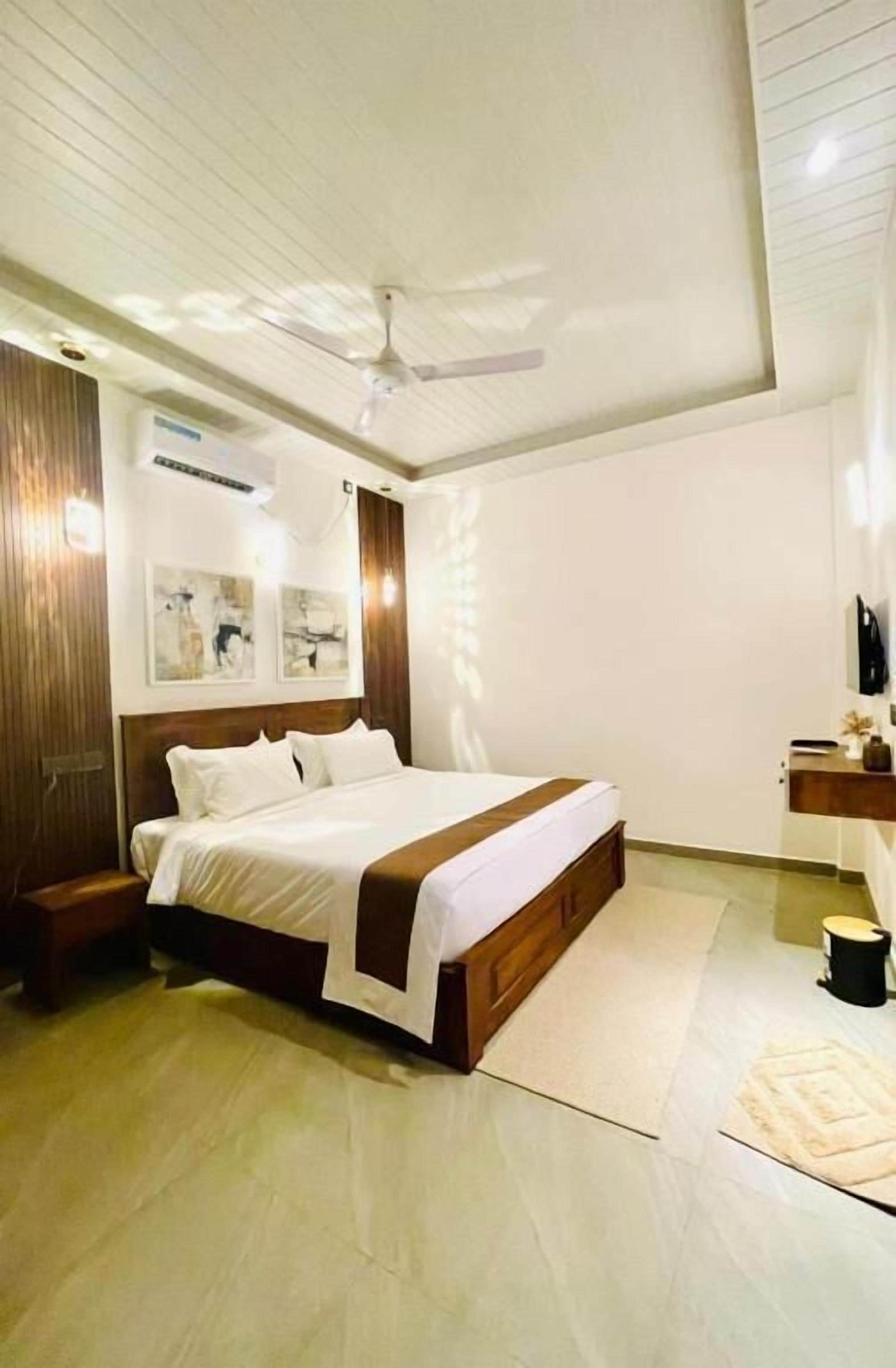 Soundproofing, iron/ironing board, free WiFi