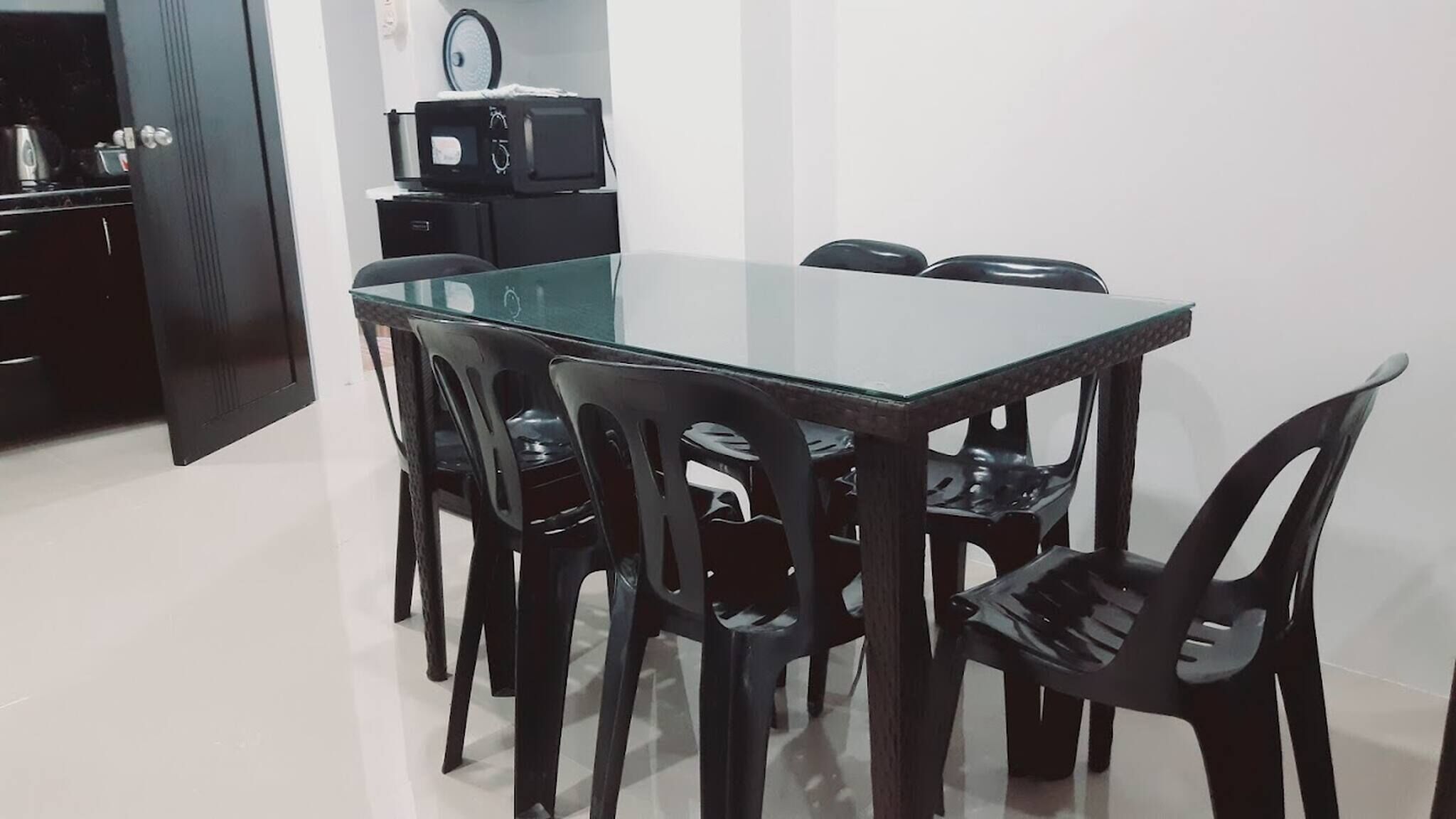 Lejlighed - 1 soveværelse - ryger - terrasse | Spisestue