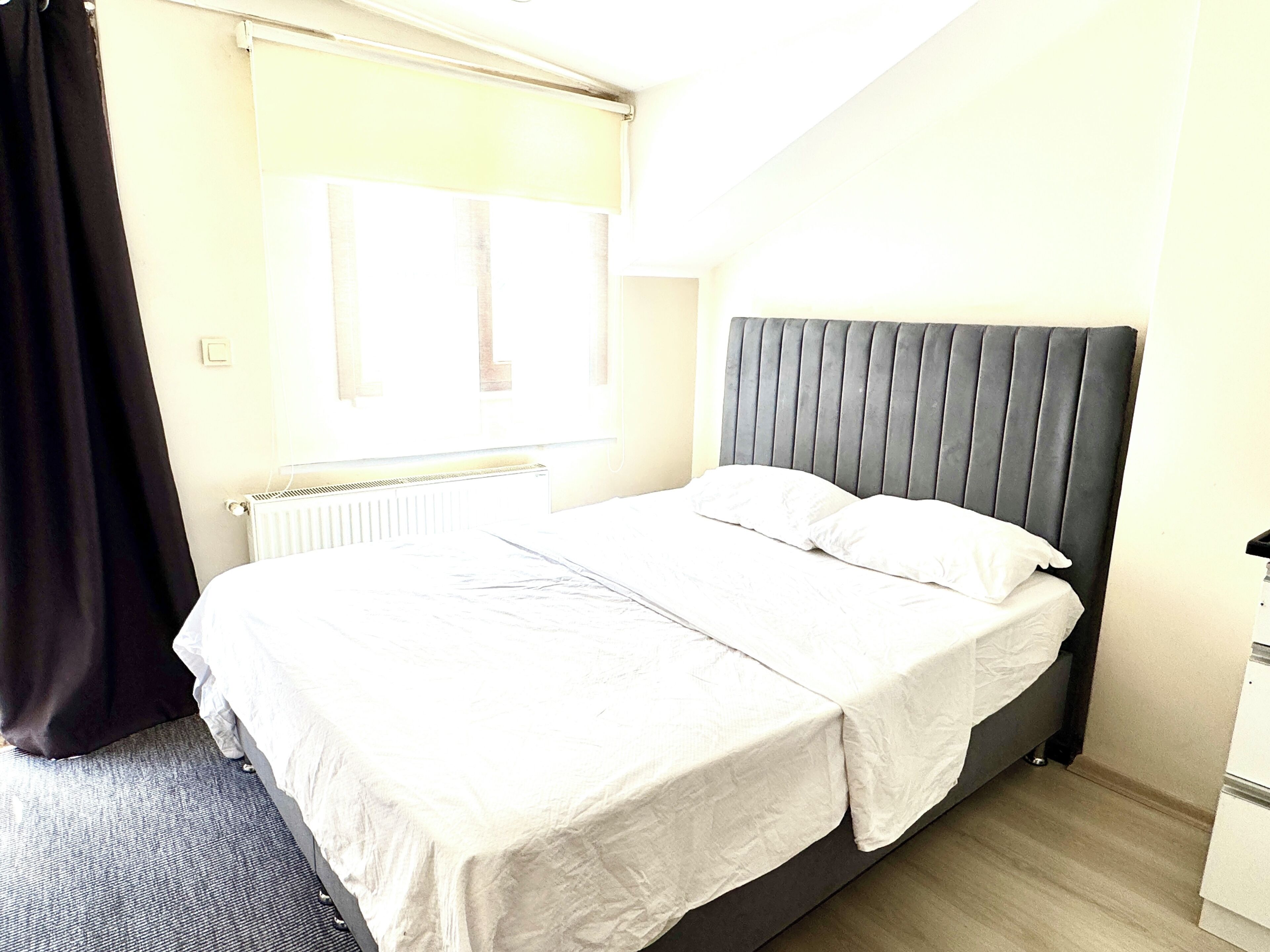 Habitación de lujo con 2 camas individuales, balcón, vistas a la ciudad | Wifi gratis