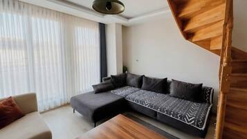 Apartamento Confort, terraza, vistas a la ciudad | Zona de estar