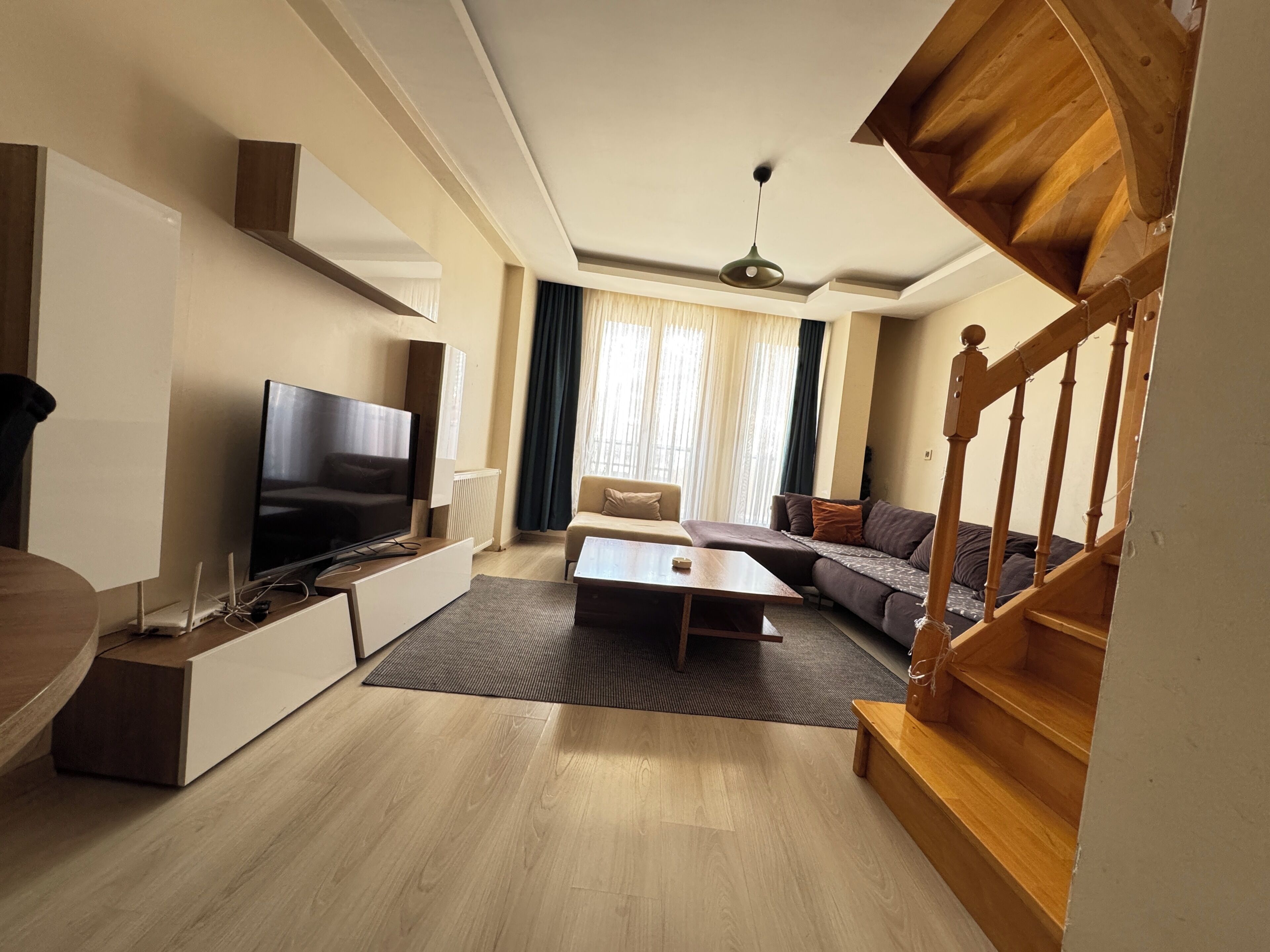 Luxe Twin kamer, balkon, uitzicht op de stad | Woonruimte