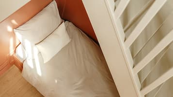 Quadruple Room | Laptop workspace, blackout drapes, cribs (surcharge), WiFi (free)