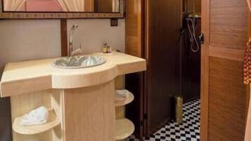 Shower, towels