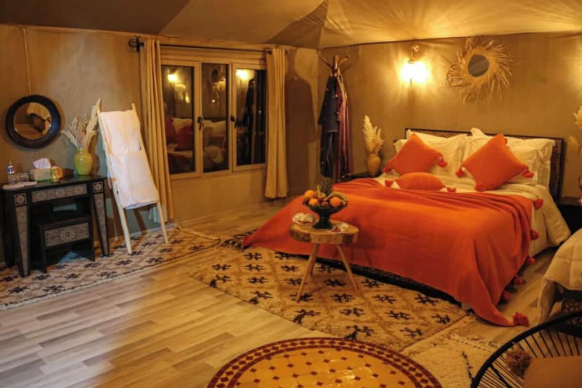 Basic Tent, Desert view