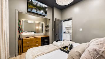 3 habitaciones, escritorio, tabla de planchar con plancha y wifi gratis