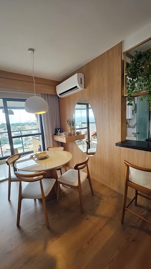 Departamento, lanai, vista a la ciudad | Restaurantes