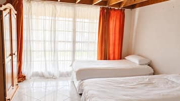 Family Room, River View | Laptop workspace, free WiFi