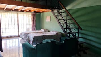 Family Room, River View | Laptop workspace, free WiFi