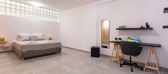 Bright home 200m from the Beach