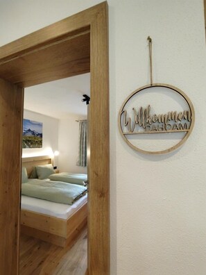 WiFi, bed sheets - Apartment "Marie" with Shared Terrace and Wi-Fi (Rohrberg)