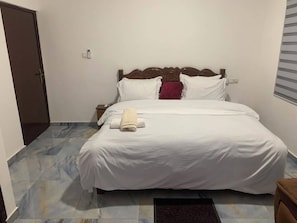 Room, City View | Meja, ruang kerja komputer riba, Wi-fi percuma 
