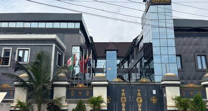 Livingstone Luxury Apartment