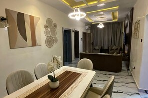 Imej tidak diklasifikasikan, 2 daripada 6, butang