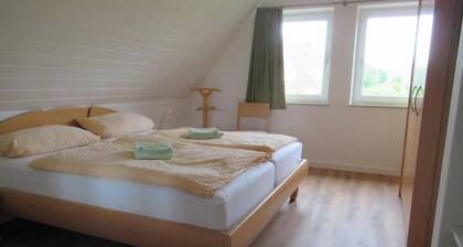 House 4 on the Wall – Cozy vacation rental with plenty of amenities for up to 5 guests