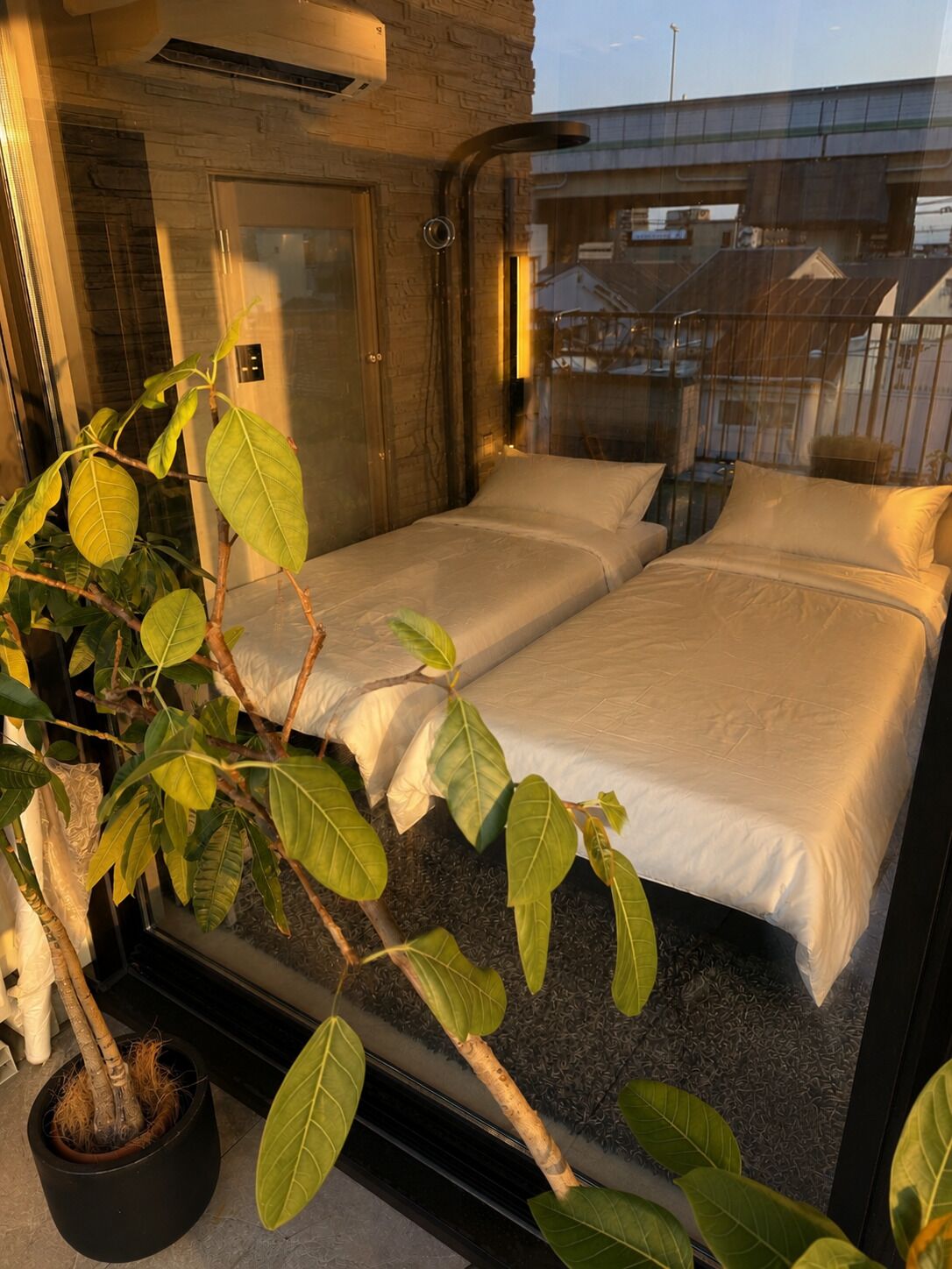 3 bedrooms, desk, iron/ironing board, WiFi