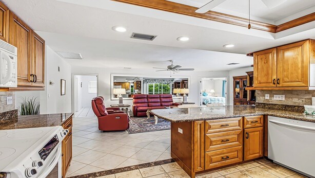 Interior - 3 Bedroom/3.5 bath waterfront pool home with dock and lift (Marco Island)