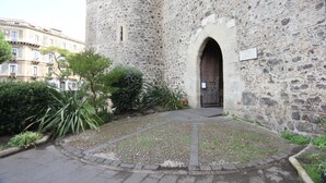 Exterior - Apartment 'Casa Sveva - Finestra Sulla Storia' with Balcony, Wi-Fi and Air Conditioning (Catania)