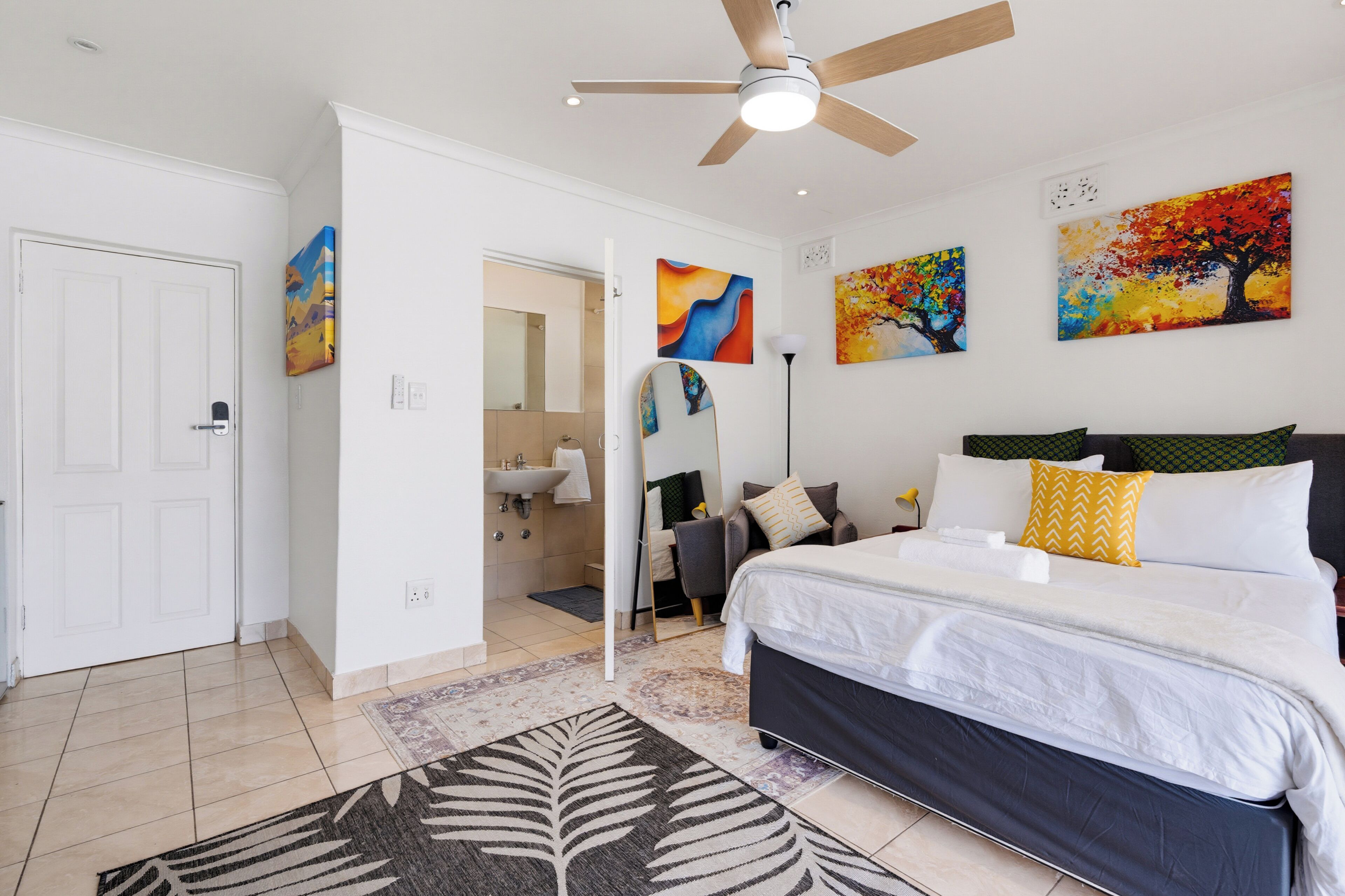 In-room safe, desk, iron/ironing board, WiFi