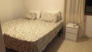 1 bedroom, bed sheets