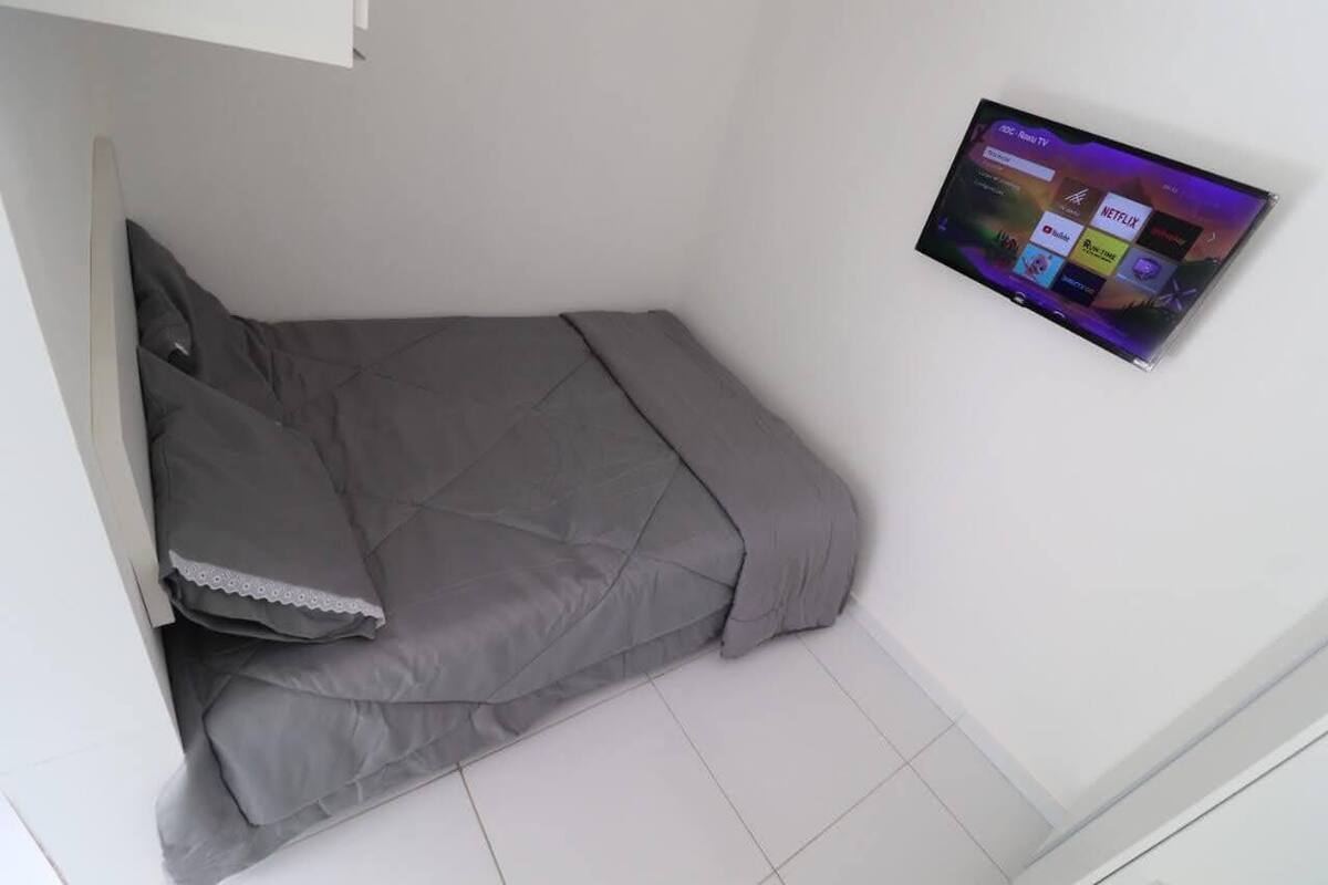 Comfort Double Room Single Use | Laptop workspace, free WiFi