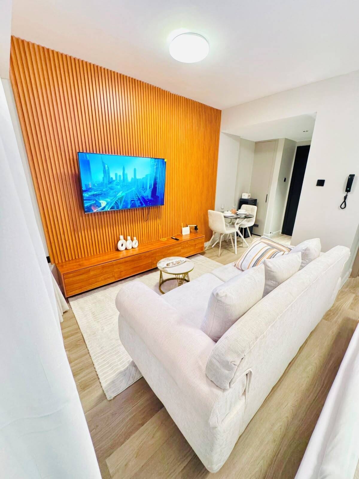 Studio Suite Klasik, balkon, pemandangan kota | Meja kerja, ruang kerja ramah laptop, dan setrika/meja setrika