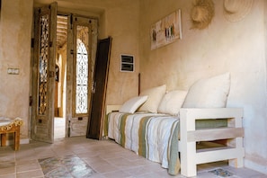 Soundproofing, iron/ironing board (on request), WiFi (free) - HOUCH SERENITY (Houmt Souk)