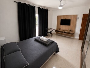 Habitación clásica con 1 cama matrimonial o 2 individuales, balcón, vista a la ciudad