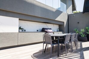 Tempat makan outdoor