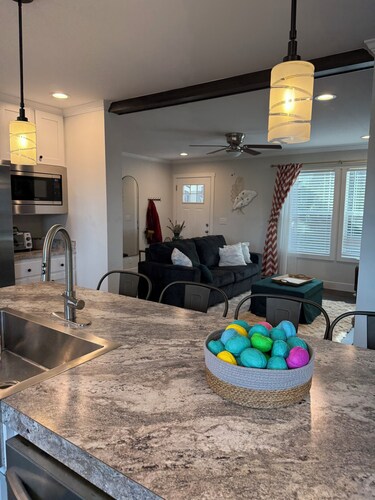 Beyond Stays & Retreats - Entire Retreat Home in Ball Ground, GA