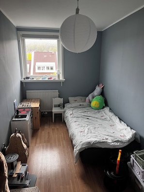 WiFi, bed sheets