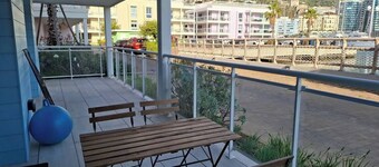 Luxury Marina Resort | Rock Views & Pools - Apartment