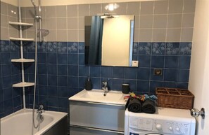 Toallas y papel de baño