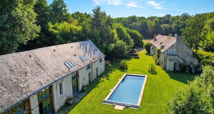 So Villa Moulin Jasnot (49) - Piscine chauffée - Basket - 2h Nantes - 45 p.