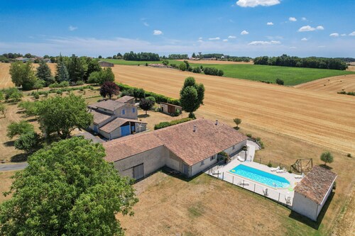 So Villa Chez Penet (16) - Piscine extérieure - Beach Volley - 1h de Bordeaux - 30p.
