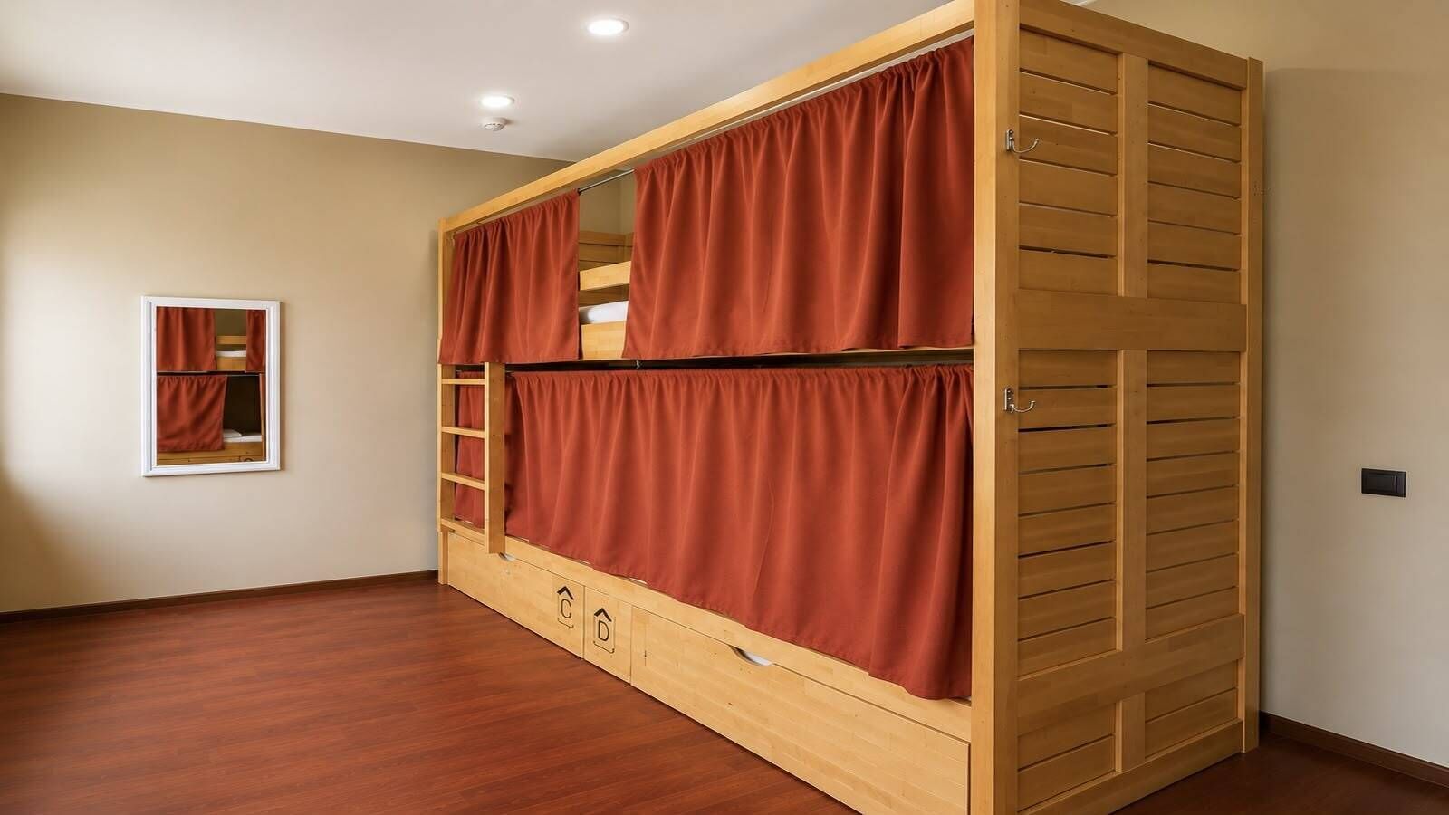 Bed in 4-Bed Mixed Dormitory Room (Mixed Gender) | In-room safe, soundproofing, WiFi (free)