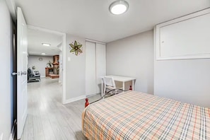 Ferros/tábuas de passar roupa, Wi-Fi, roupa de cama