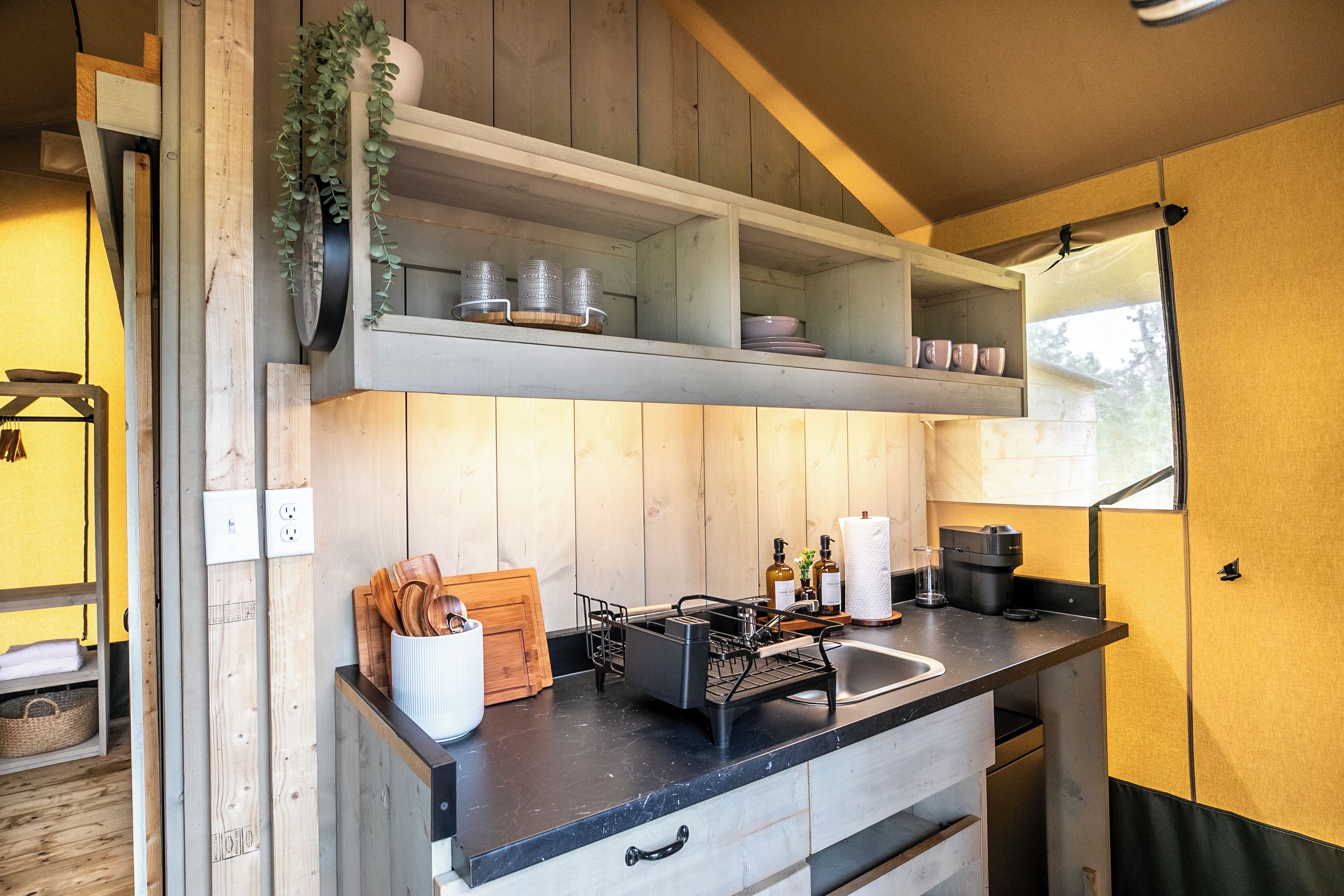 Family Tent, Pets Allowed | Private kitchen