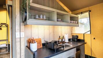 Family Tent, Pets Allowed | Private kitchen
