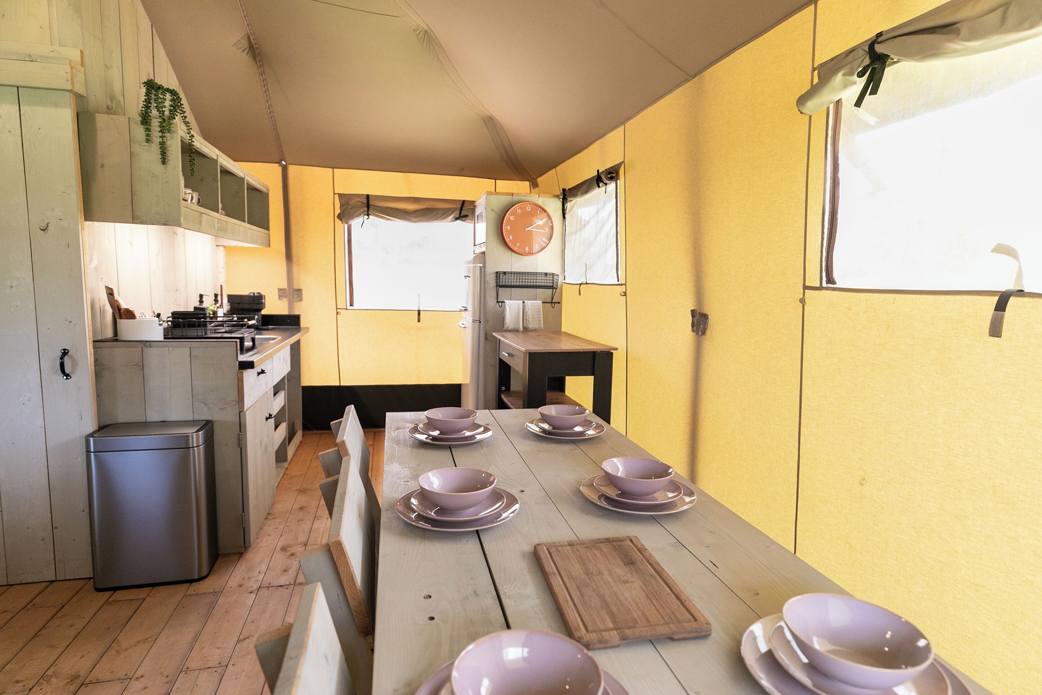 Deluxe Tent, Private Bathroom | Dining