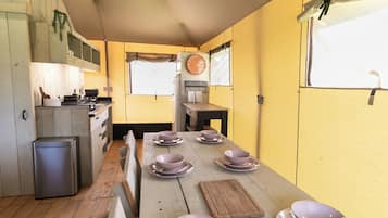Deluxe Tent, Private Bathroom | Dining