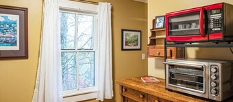 Vintage Saluda Escape Near Waterfalls