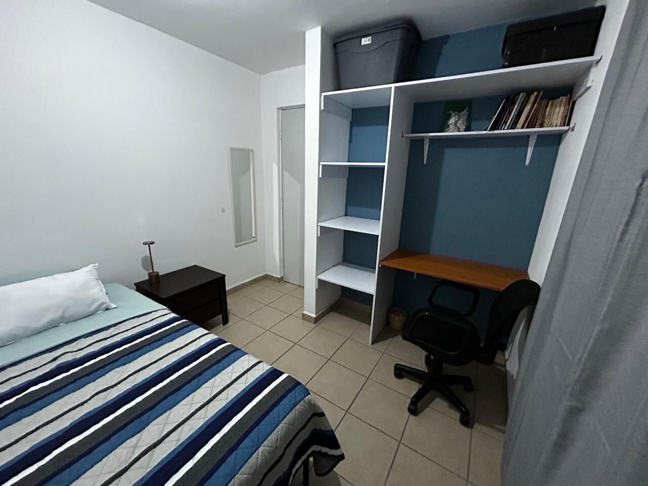 Iron/ironing board, Internet, bed sheets