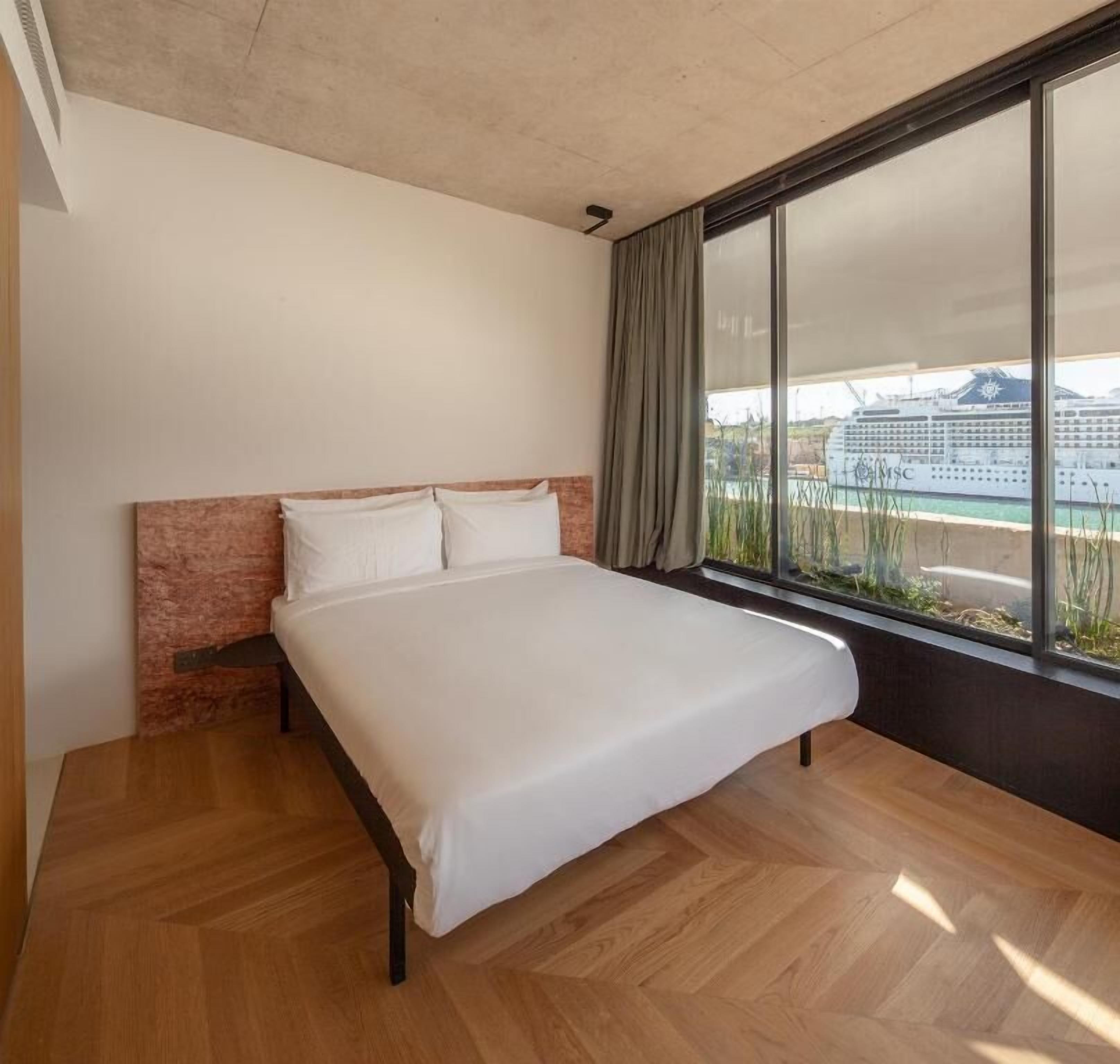 Superior Suite, Sea View | In-room safe, blackout drapes, soundproofing, iron/ironing board