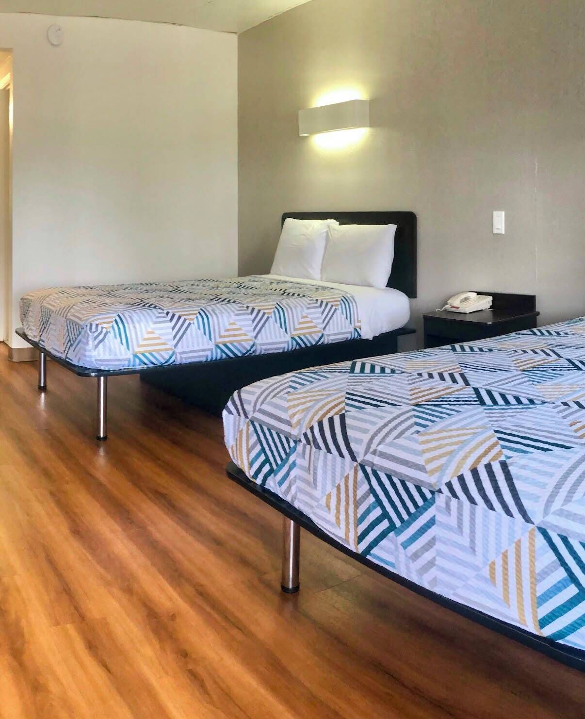 Basic Double Room | Iron/ironing board (on request), free WiFi