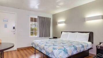 Basic Double Room | Iron/ironing board (on request), WiFi (free)