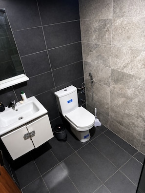 Towels, soap, toilet paper - Tamaris Park • Cozy apartment, pool, and garage (Casablanca)