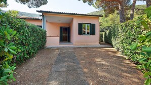Exterior - Three-Room Apartment with Garden 100 Meters from the Beach - Sole e Mare Tourist Village (Rio)