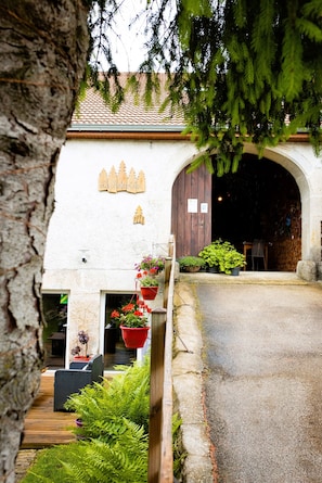 Property grounds - Épinette Guest Room with Shared Terrace, Garden, and Non-Private Jacuzzi (Vellerot-lès-Vercel)